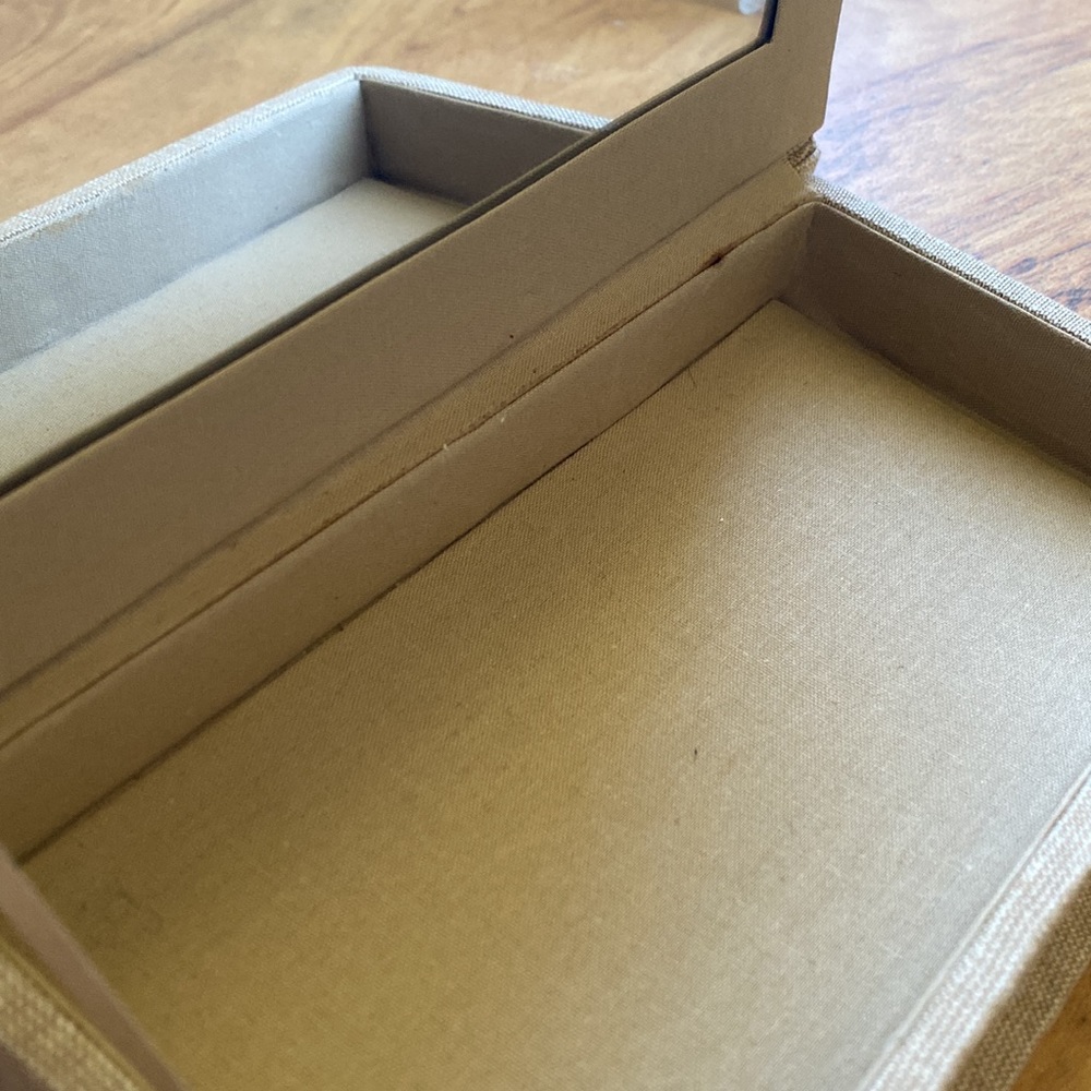 Beautiful Flowery Multi-use box - Picture 3 of 5